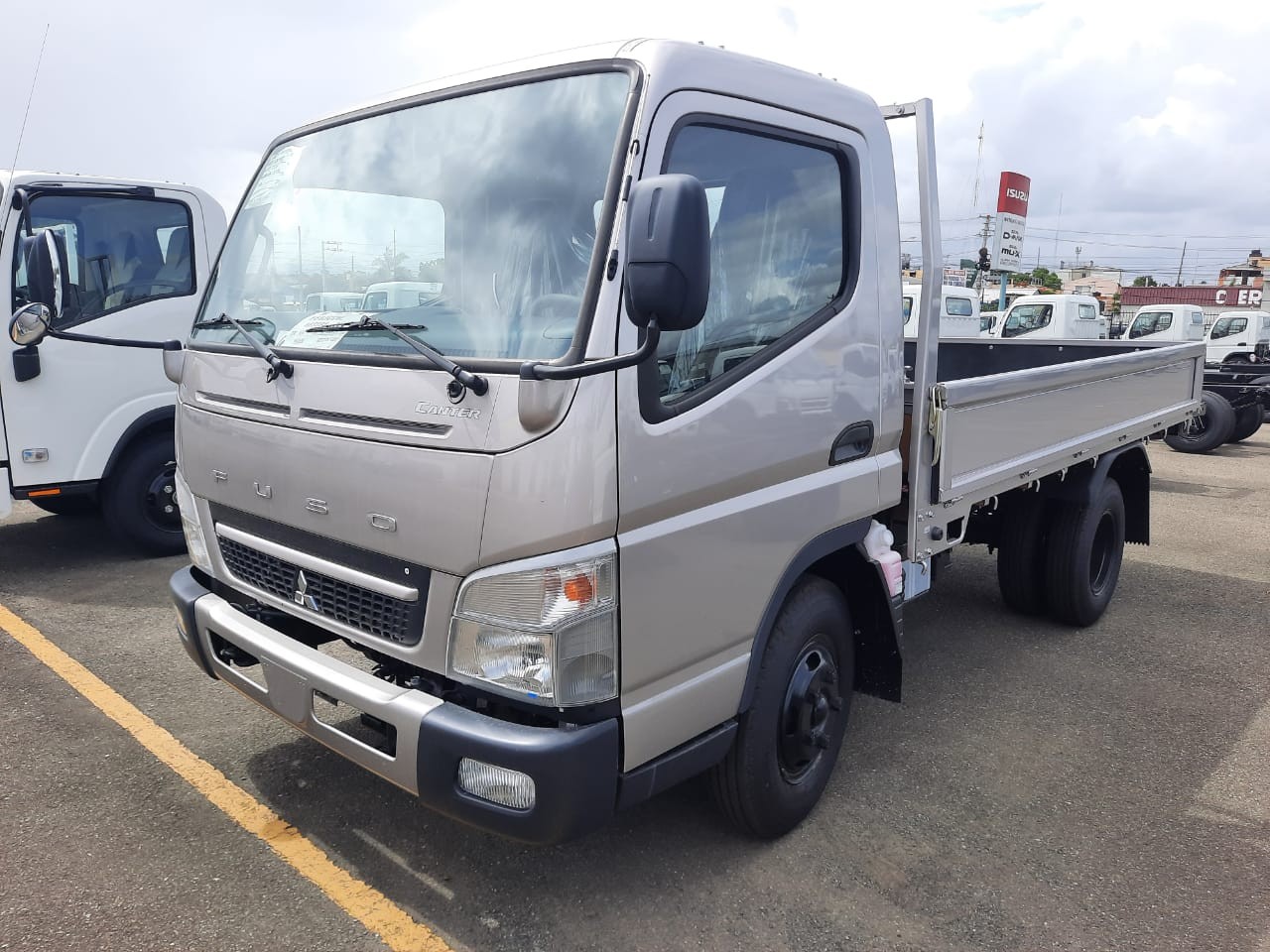 camiones y vehiculos pesados - MITSUBISHI CANTER FUSO 2024 3