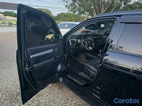 jeepetas y camionetas - Toyota hilux 2022 4
