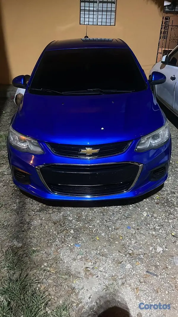 carros - Carro Chevrolet Sonic 2018 4