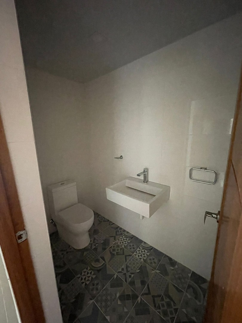 apartamentos - Vendo en Los Restauradores.-
Apartamento de lujo:
3er.nivel 
146 mts2 + 30 mts2
 6