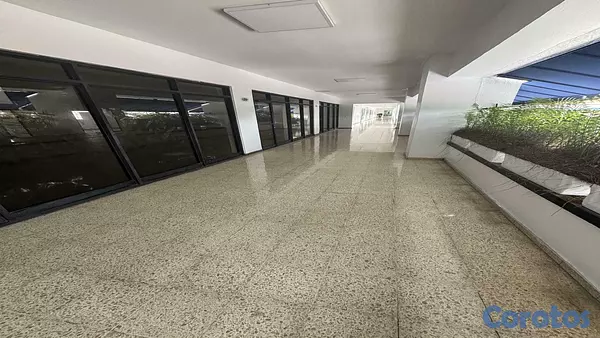 oficinas y locales comerciales - Alquiler Local Comercial Naco 2do piso 76Mts 7