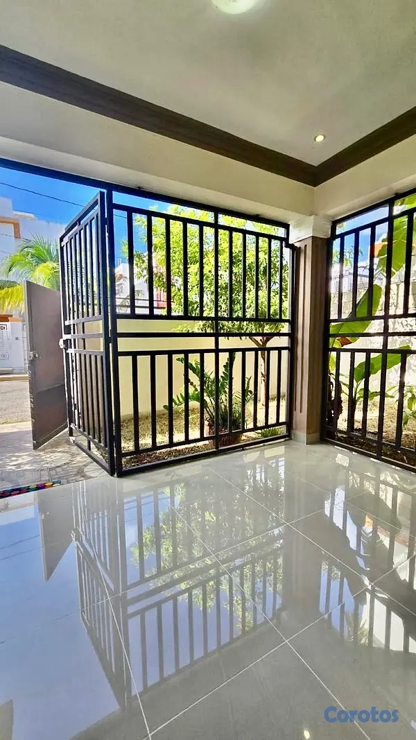 casas - Casa en venta La Romana, ubicada en el residencial 10
