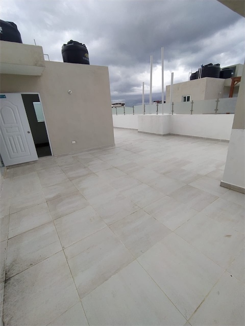 apartamentos - Venta de apartamento 4to piso con terraza y 221mts próximo avenida España  4