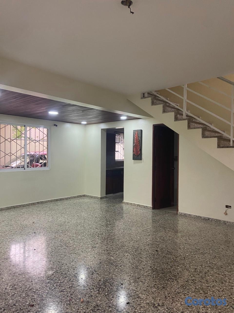 casas - ALQUILO CASA DE  2 NIVELES  KM 7 INDEPENDENCIA  SE 8