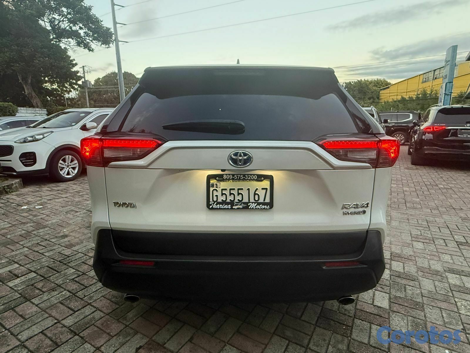 jeepetas y camionetas - Toyota rav4 2022 híbrida  5