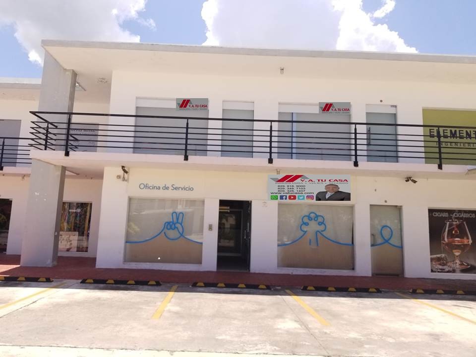 Amplio Local Comercial en Punta Cana !!