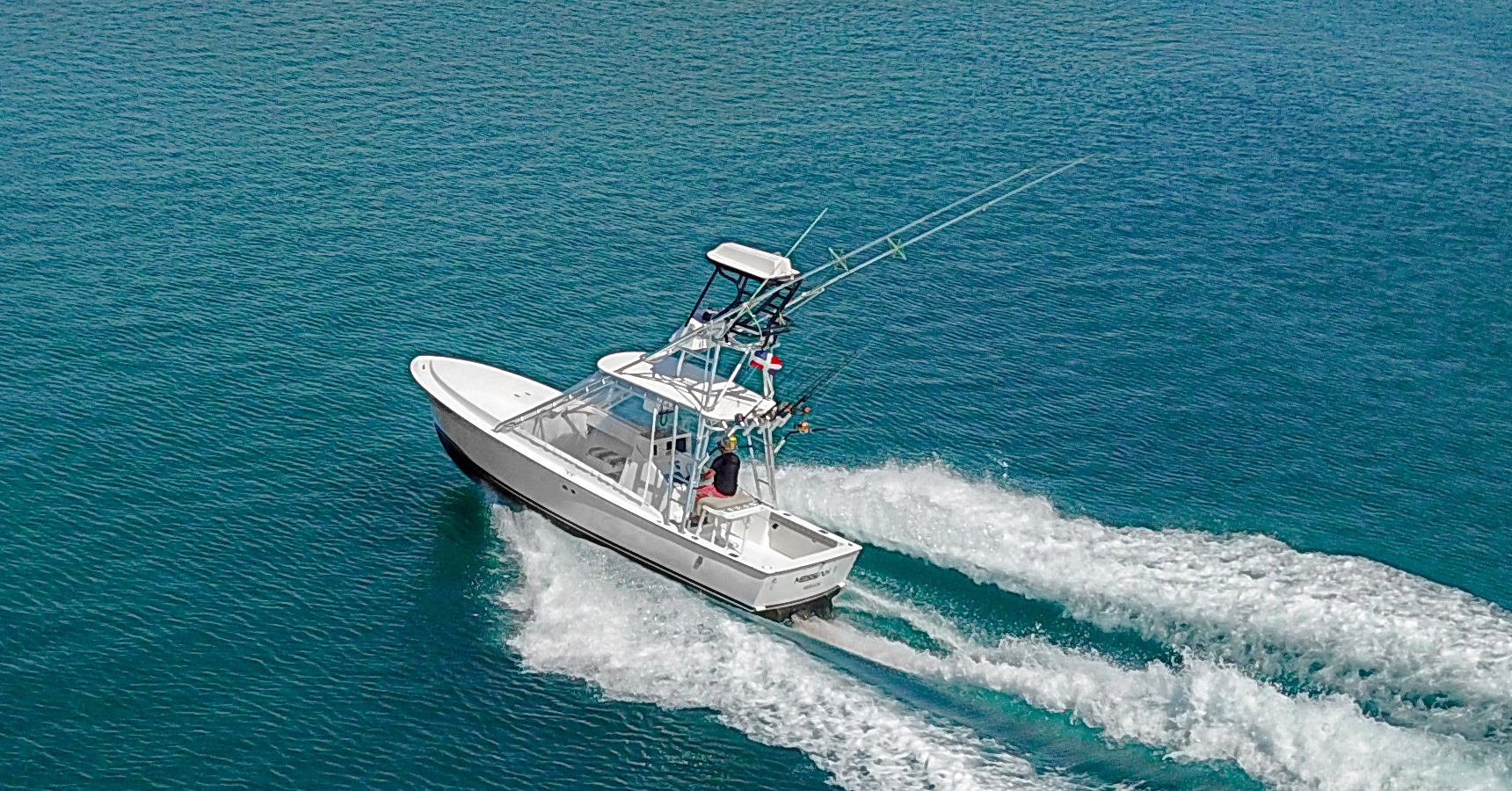 botes - sport fishing boat, strike 26' 
motor cumins 6bta 370 hp
diesel 
bote de pesca 