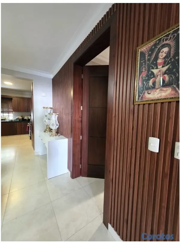 apartamentos - Se vende amplio apartamento 2do nivel, zona céntrica y de fácil acceso.  12