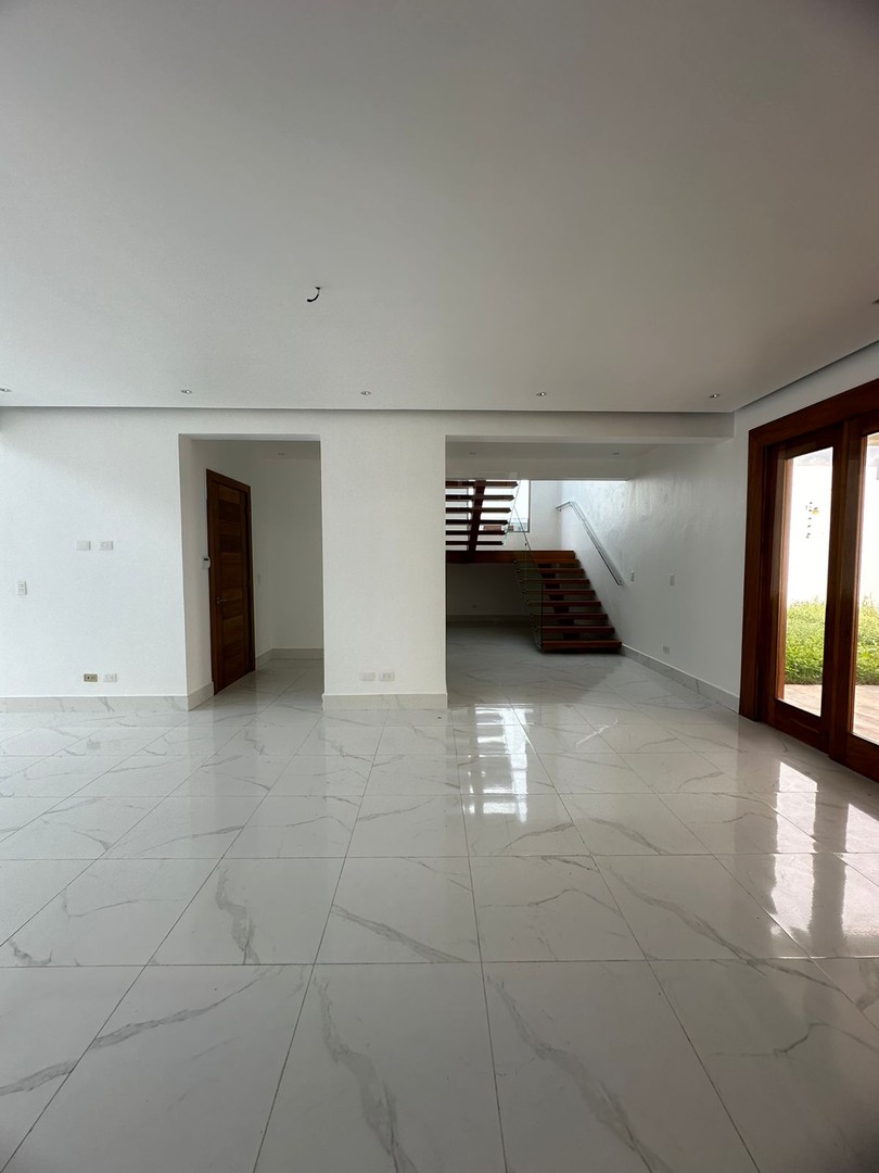 casas - Se Vende Casa Moderna en Llanos de Gurabo 6