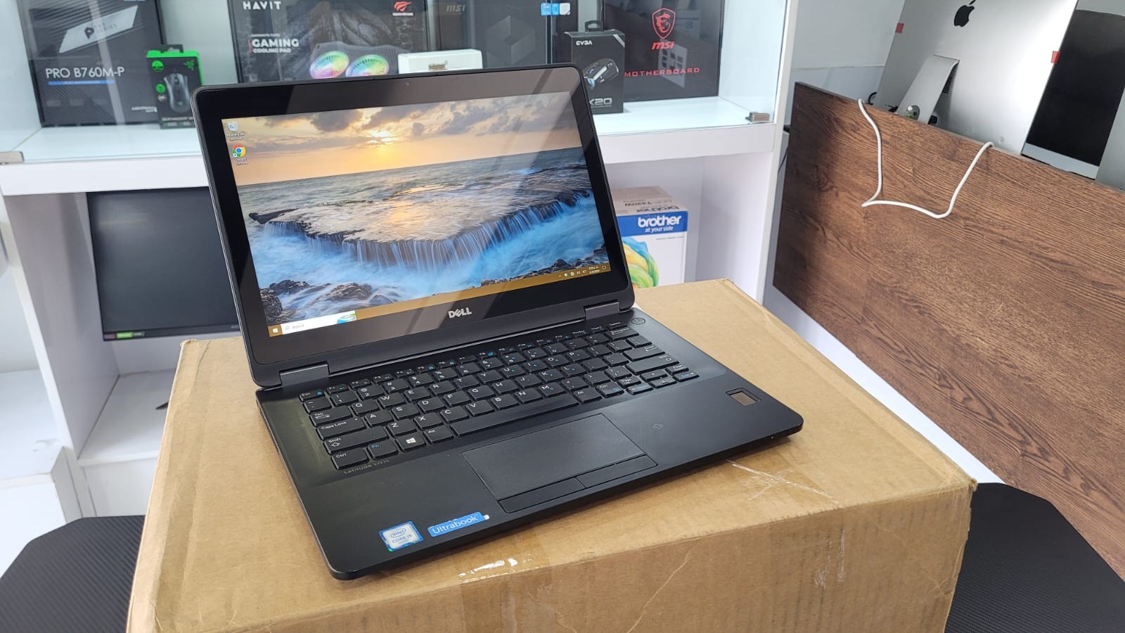 computadoras y laptops - LAPTOP i5 6TA DELL TOUCH 8GB/128SSD 13PLG LECTOR DE HUELLAS 2
