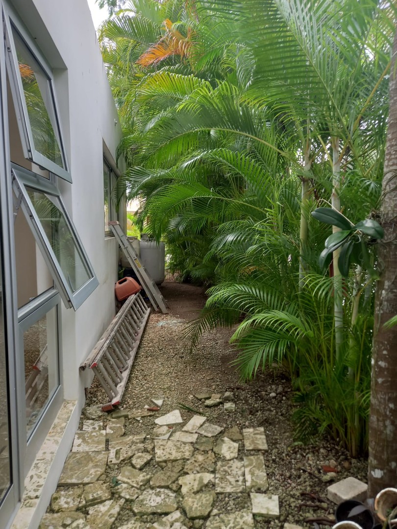 casas vacacionales y villas - Punta Cana Villaje-se Vende Villa Con 3 Suites En 695,000 

Punta cana villaje
 6