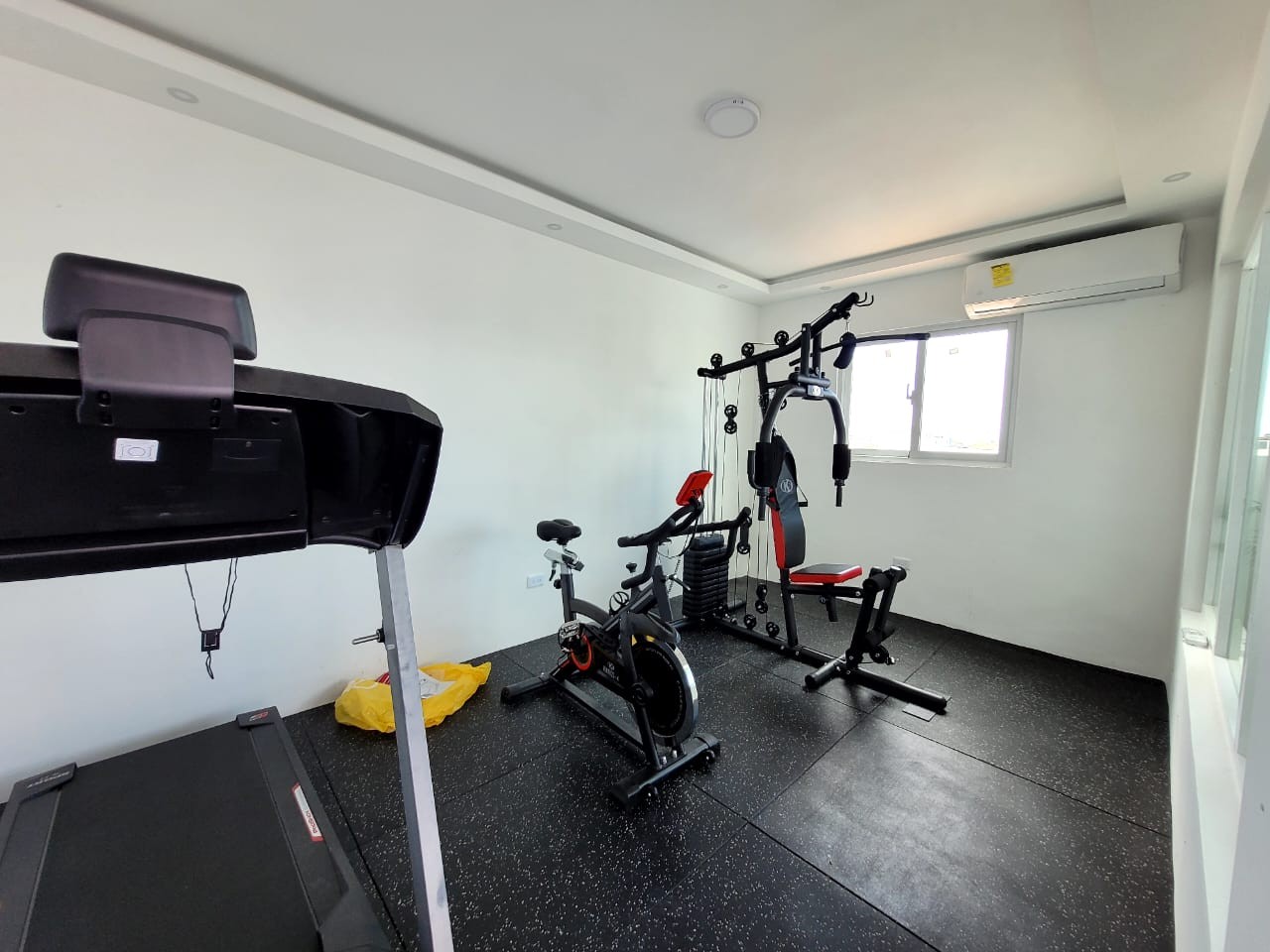 apartamentos - Apartamento terminado, grande y bonito, con patio (H.C) 6