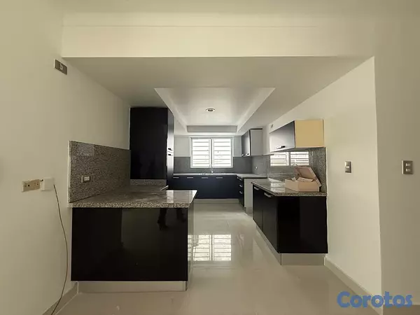 apartamentos - Alquiler de apto piso alto de 3 hab con baños piso alto y ascensor  5