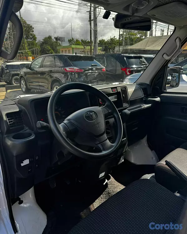 jeepetas y camionetas - Toyota Pixis 2020 6