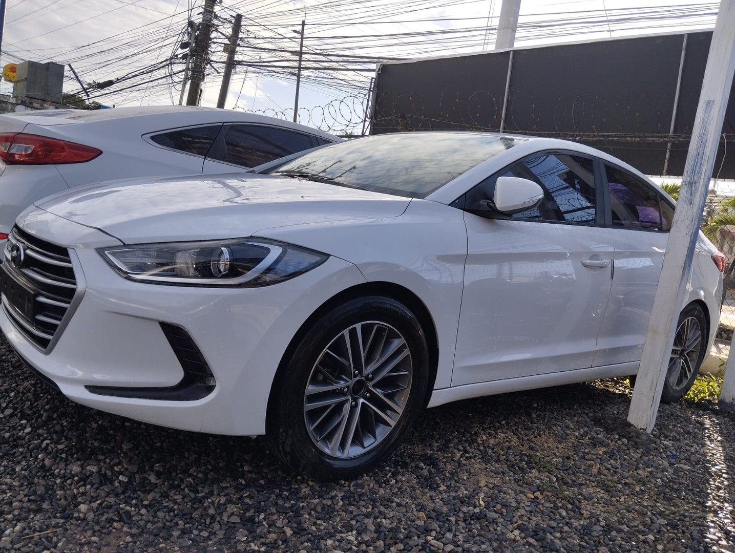 carros - HYUNDAI AVANTE 2017 BLANCO