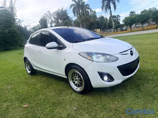 carros - mazda Demio 2014 10