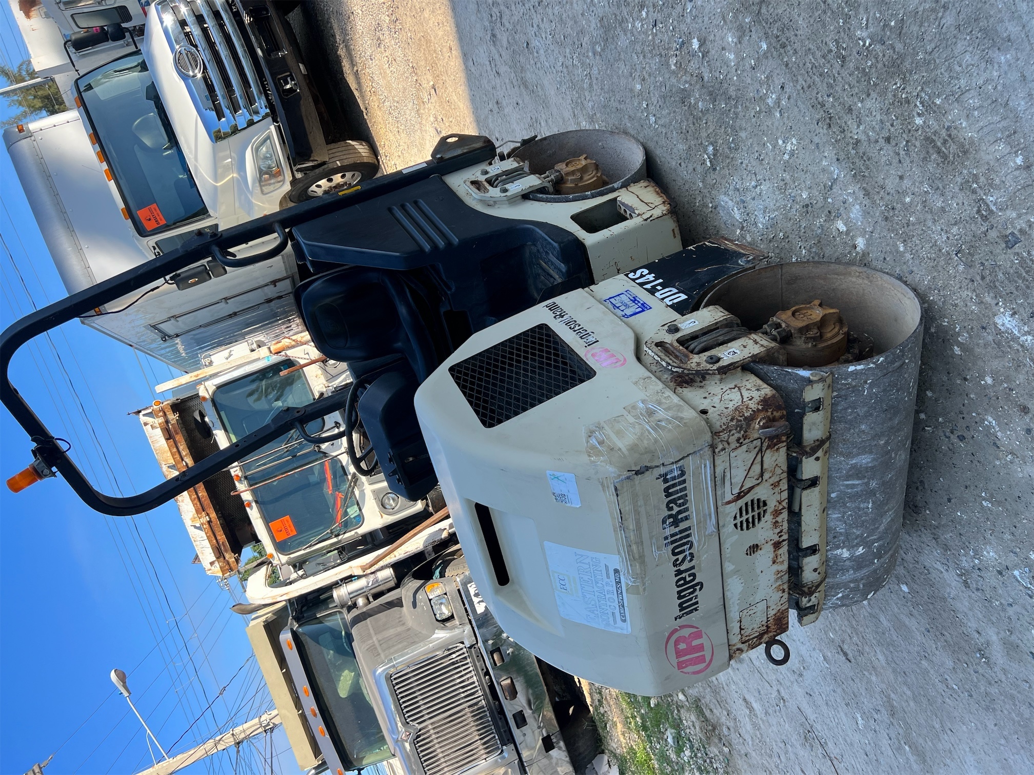 camiones y vehiculos pesados - Rodillo DD14s  1