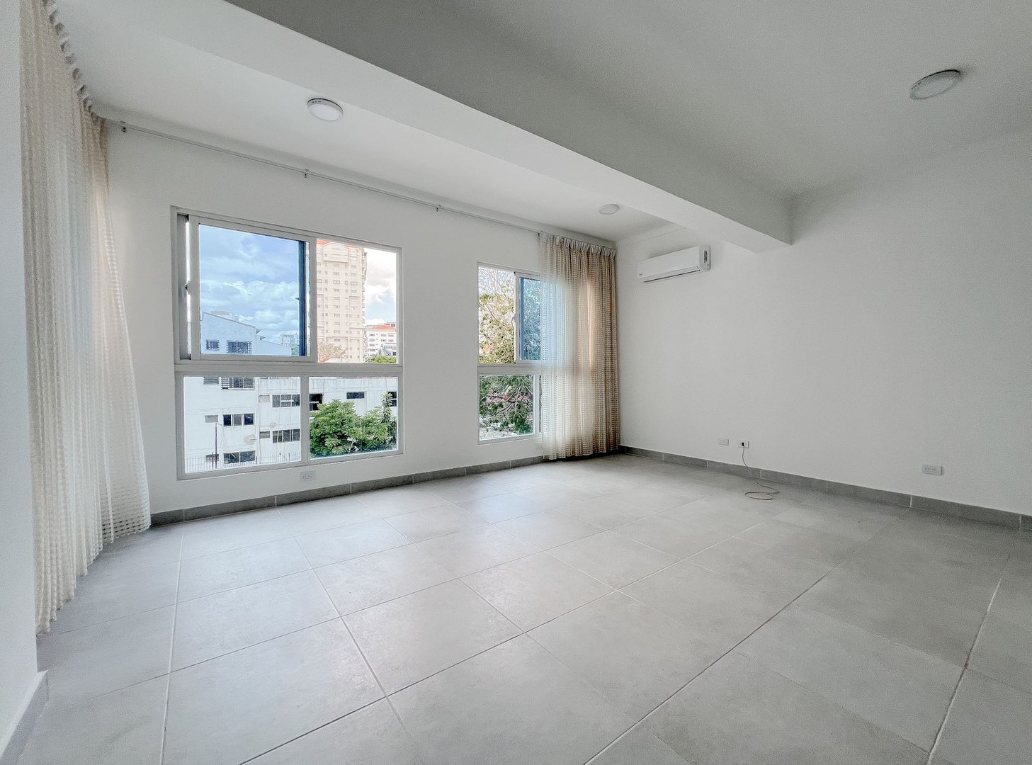 apartamentos - La Esperilla, Apartamento de 1 Habitacion con Linea Blanca en Torre Moderna 0