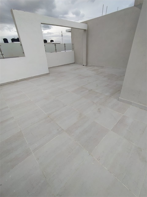 apartamentos - Venta de apartamento 4to piso con terraza y 221mts próximo avenida España  1