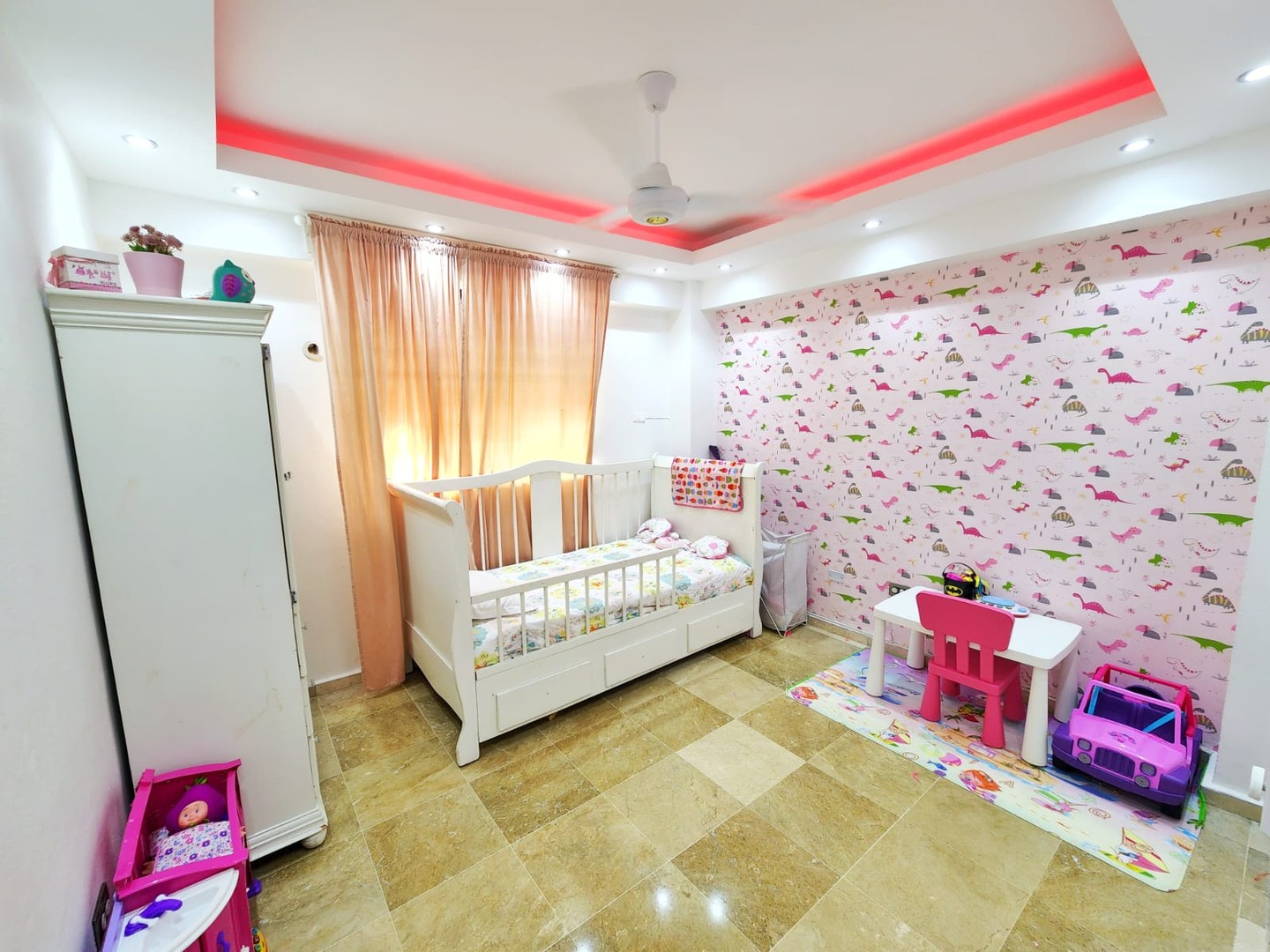 apartamentos - ¡¡Apartamento DE OPORTUNIDAD!! En Naco, Con terraza USD$265,000

- 227mt2. 7