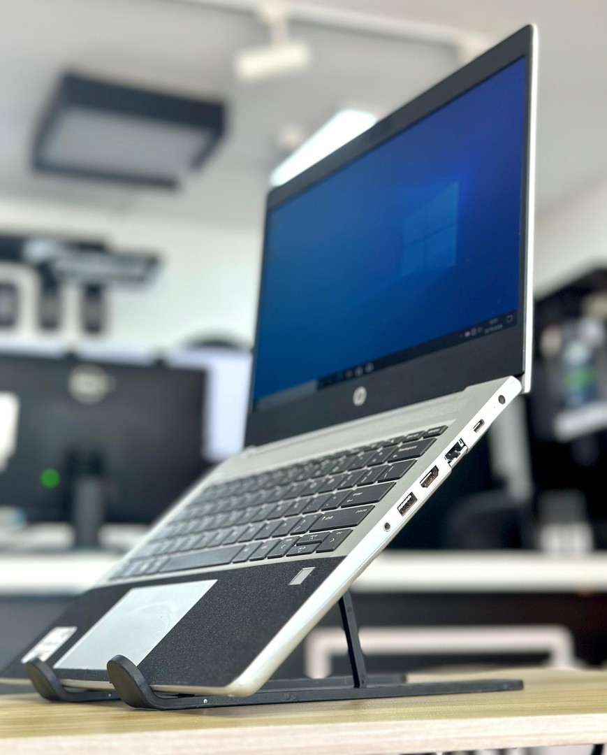 computadoras y laptops - Hp i3 10ma generacion 430 G7 2