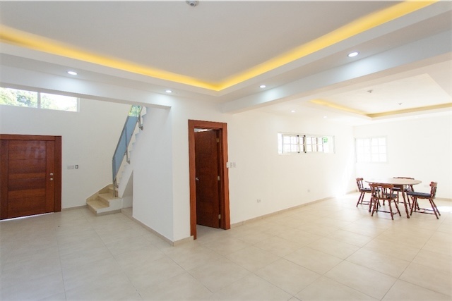 casas - Venta de casa en arroyo hondo 3 con piscina 694mts Distrito Nacional 4