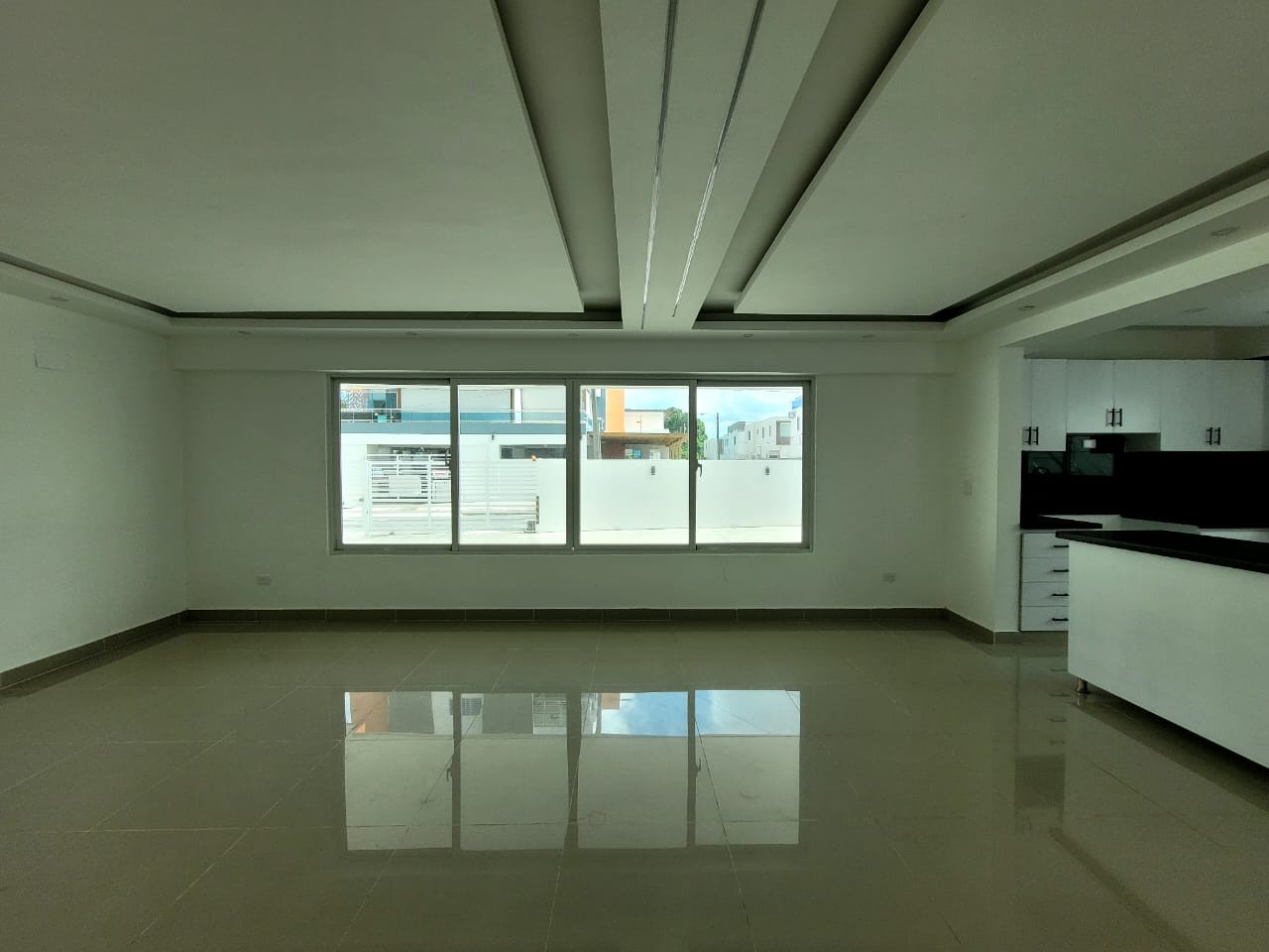apartamentos - Apartamento terminado, grande y bonito, con patio (H.C) 3