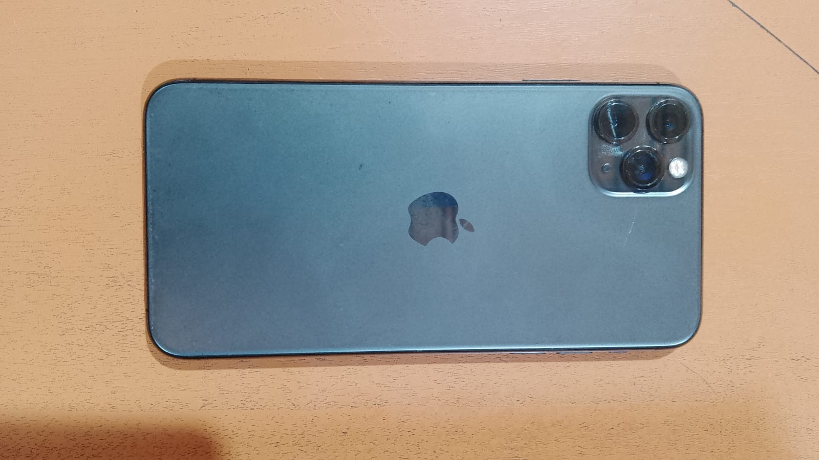 celulares y tabletas - Vendo IPHONE 11 PRO MAX Usado como nuevo   5
