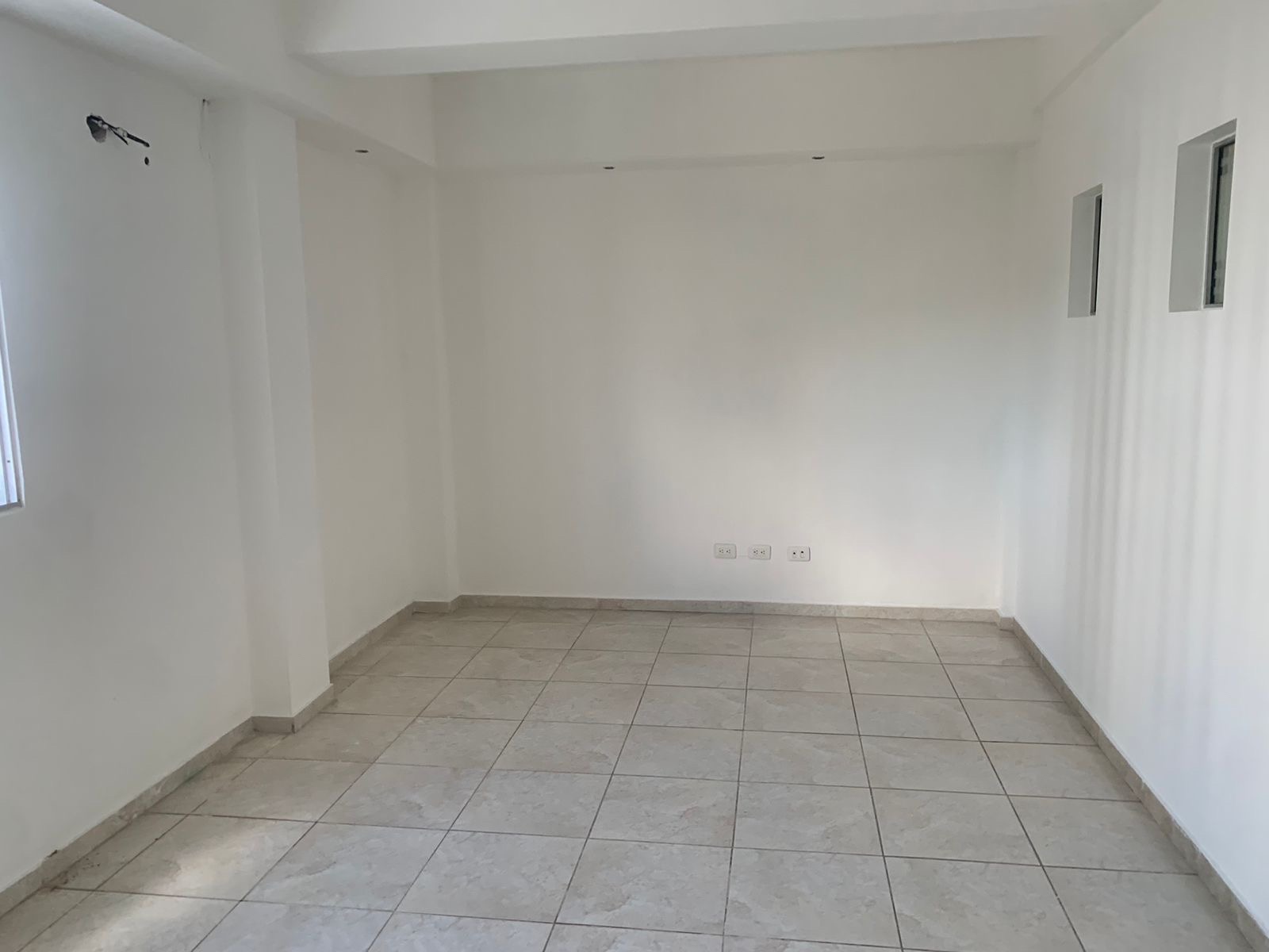 oficinas y locales comerciales - alquiler local en los Prados  2