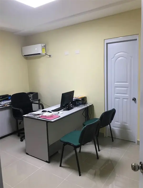 oficinas y locales comerciales - Propiedad comercial céntrica 9