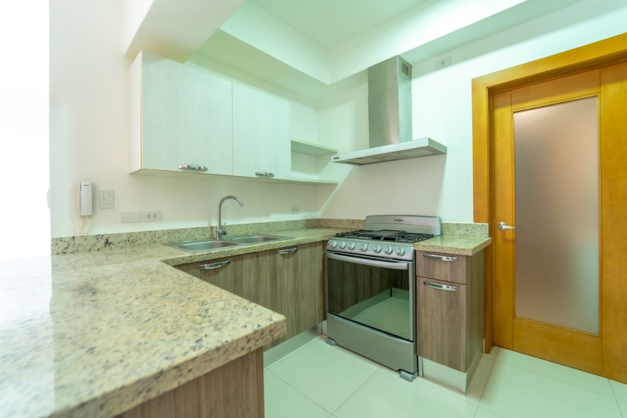 apartamentos - Apartamento En Alquiler En Piantini De Dos Habitaciones Con Linea Blanca