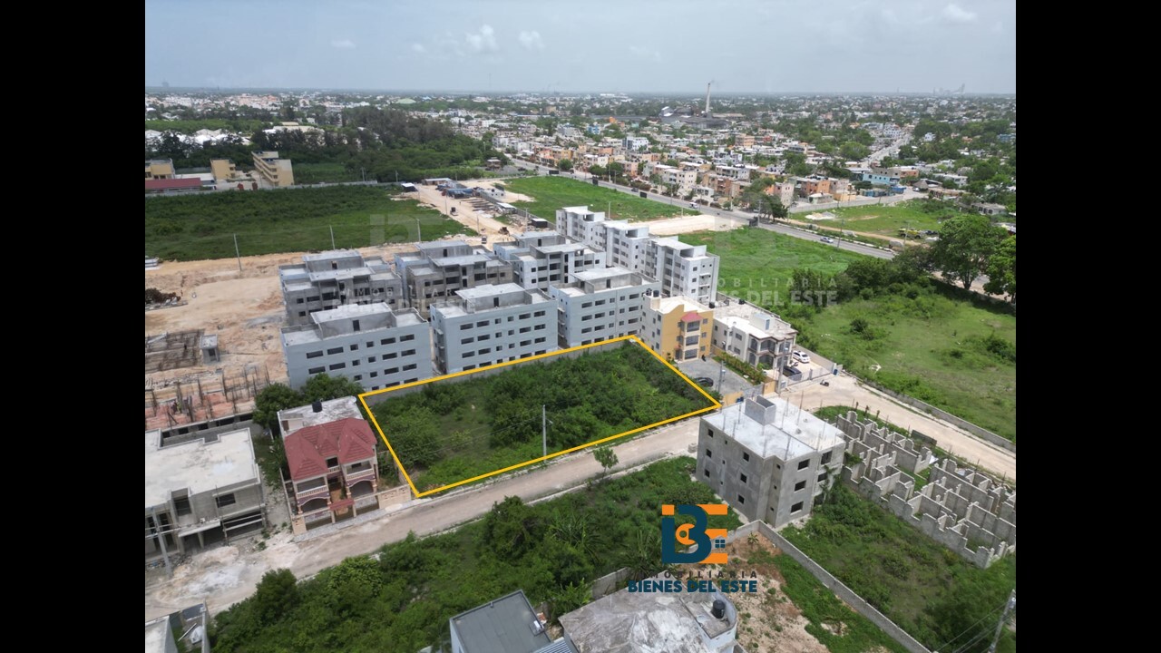 solares y terrenos - Solares en Venta, 560 y 503 Metros en Petropolis 1