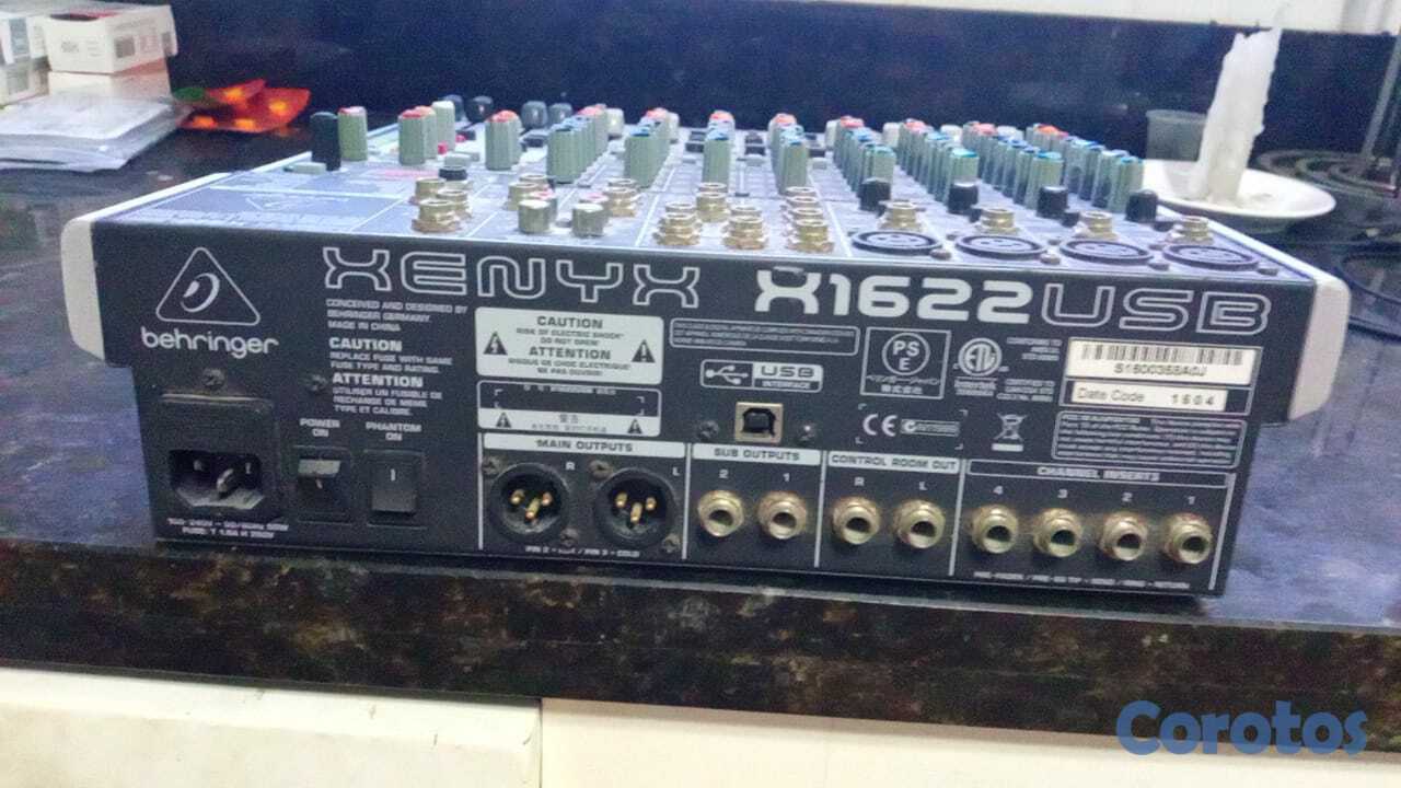 camaras y audio -  Mezclador X1622USB BEHRINGER análogo 4 entradas 3
