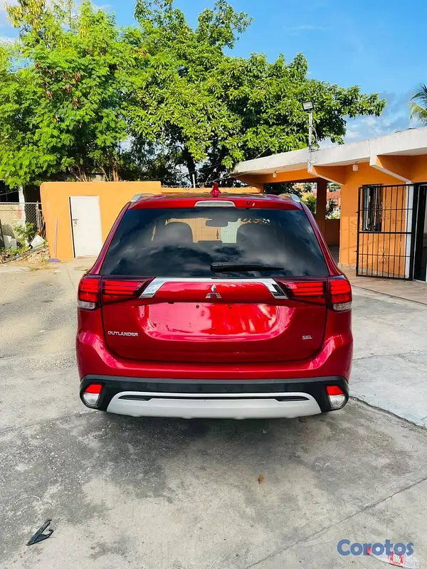 jeepetas y camionetas - Mitsubishi Outlander SEL 2020 6