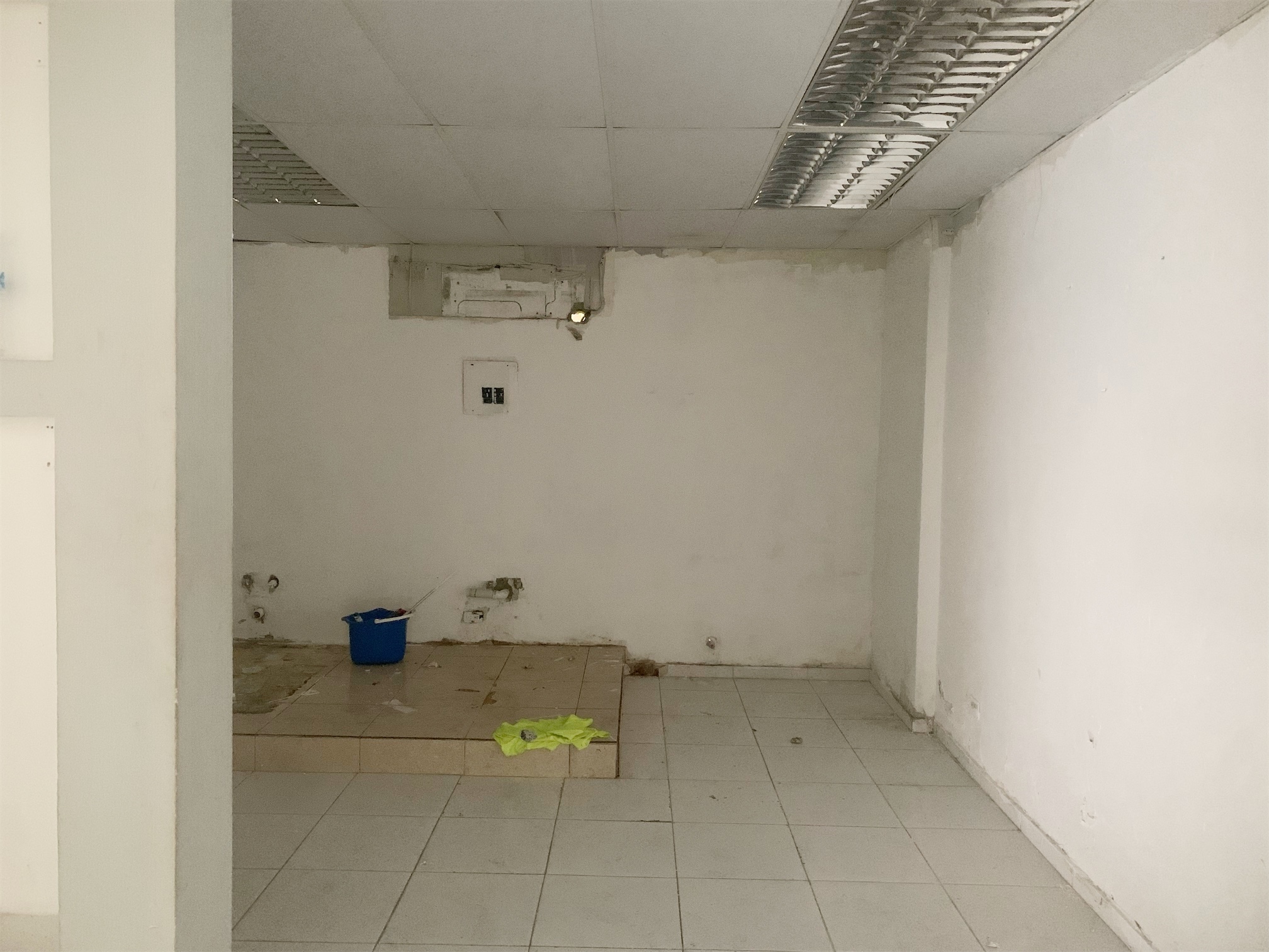 oficinas y locales comerciales - Local en primer nivel 2