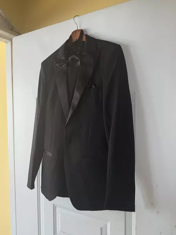 ropa para hombre - Traje hecho a la medida con pantalon y corbata 3