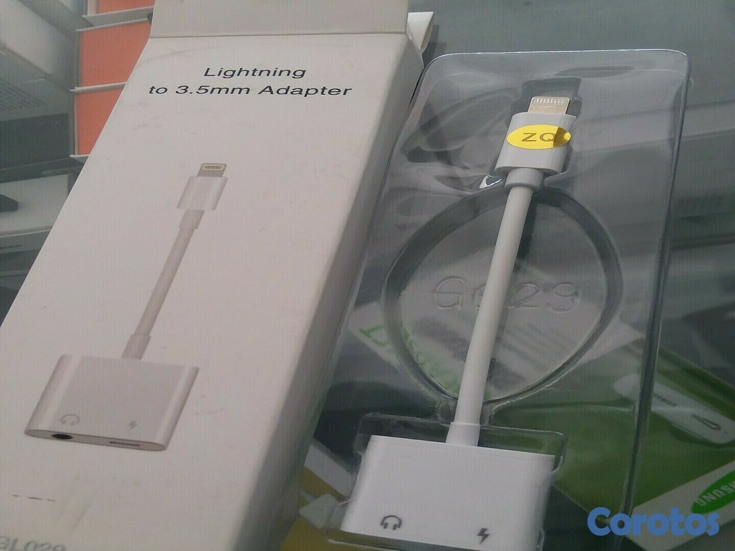 accesorios para electronica - Adaptador de audio y carga para iphone  3