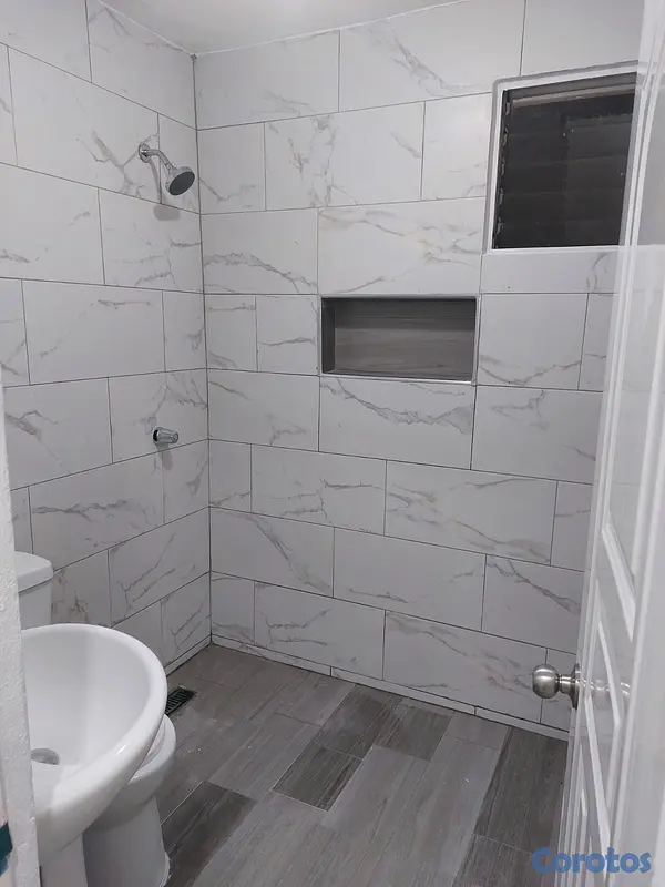 casas - Alquilo casa 3 habitaciones, 2do nivel, Los Trinit 4