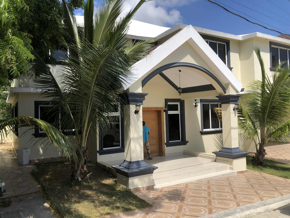 casas - Hermosa Residencia, Jardines del Yaque ,Stgo.