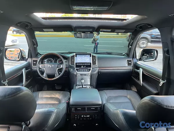 jeepetas y camionetas - Toyota Land Cruiser VXR 2020 4