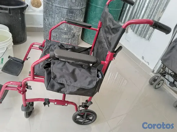 Salud y Equipamiento Médico - Silla de ruedas 5