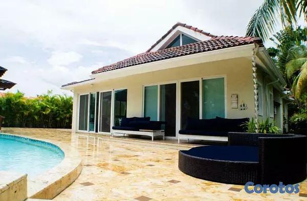 casas vacacionales y villas - Se Vende Increíble Villa en Juan Dolio 1