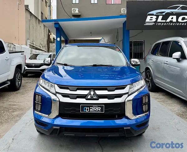 jeepetas y camionetas - Mitsubishi Outlander Sport SE 4x4 2020 2