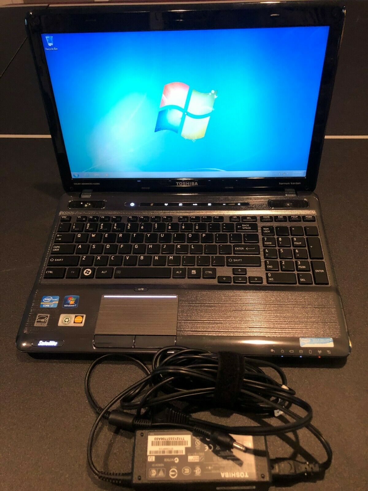 computadoras y laptops - Toshiba Satellite P755 Intel Core i7, 2.0GHz, 8GB RAM, 600GB, 15.6.