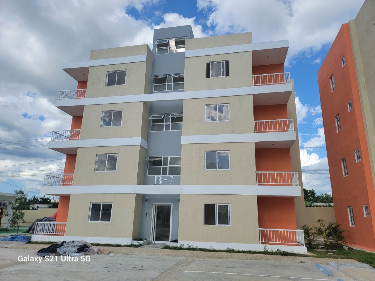 apartamentos - VENDO a Estrenar Tercer Piso En  Brisa Oriental Santo Domingo Este Residencial 