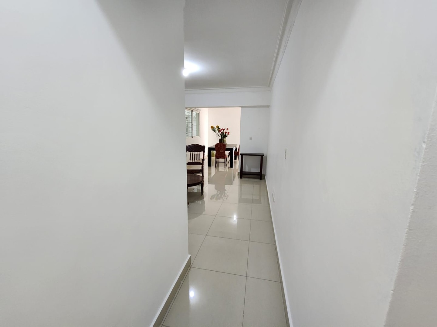 apartamentos - lquilo apartamento en Evaristo Morales U$S1,200

3hab
204mst
2 parqueos 1