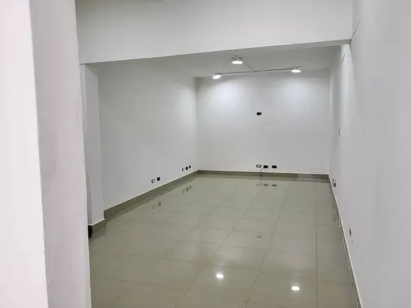 oficinas y locales comerciales - Local comercial en el millon 3