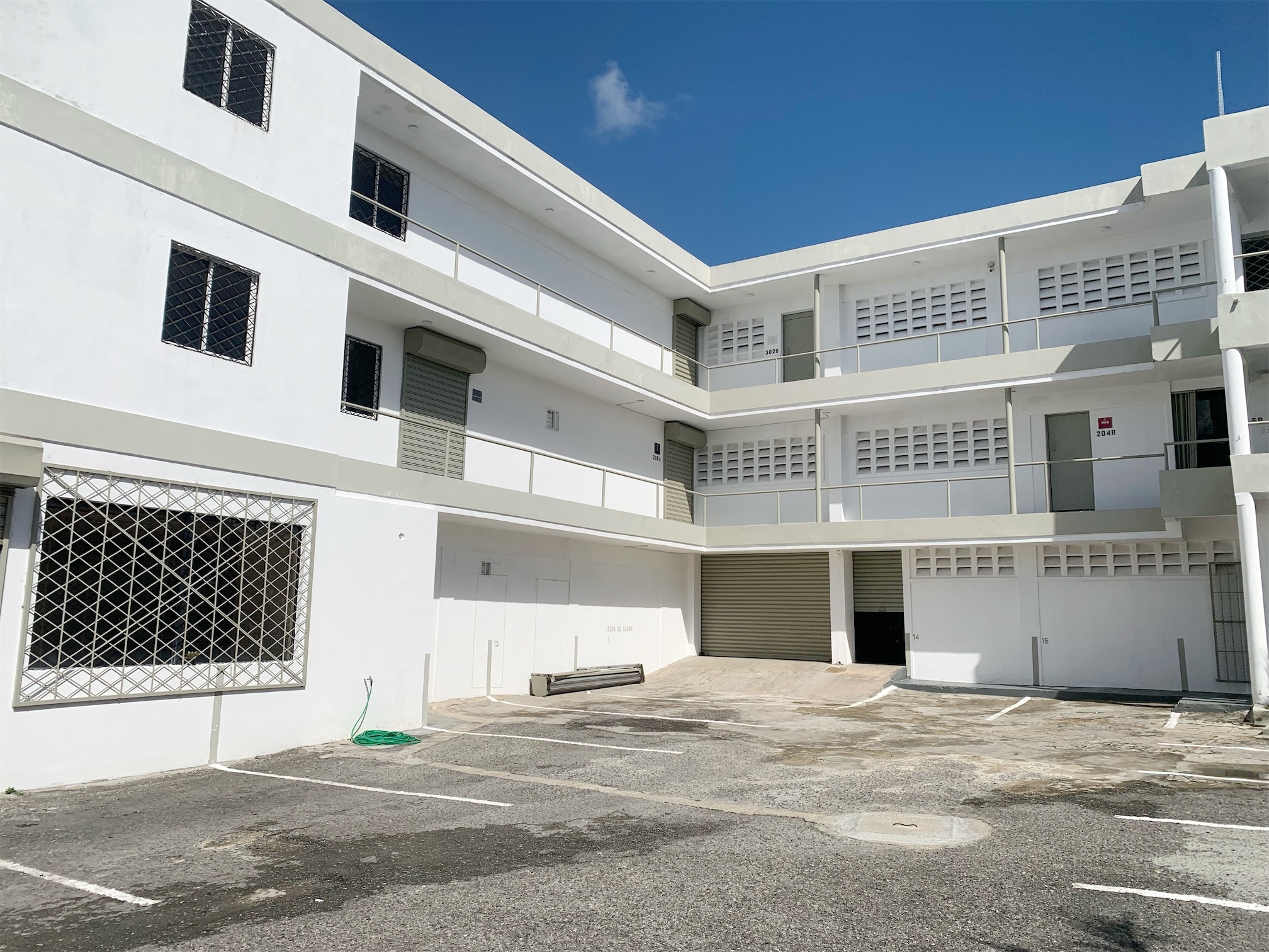 oficinas y locales comerciales - Locales en zona céntrica del quisqueya 2