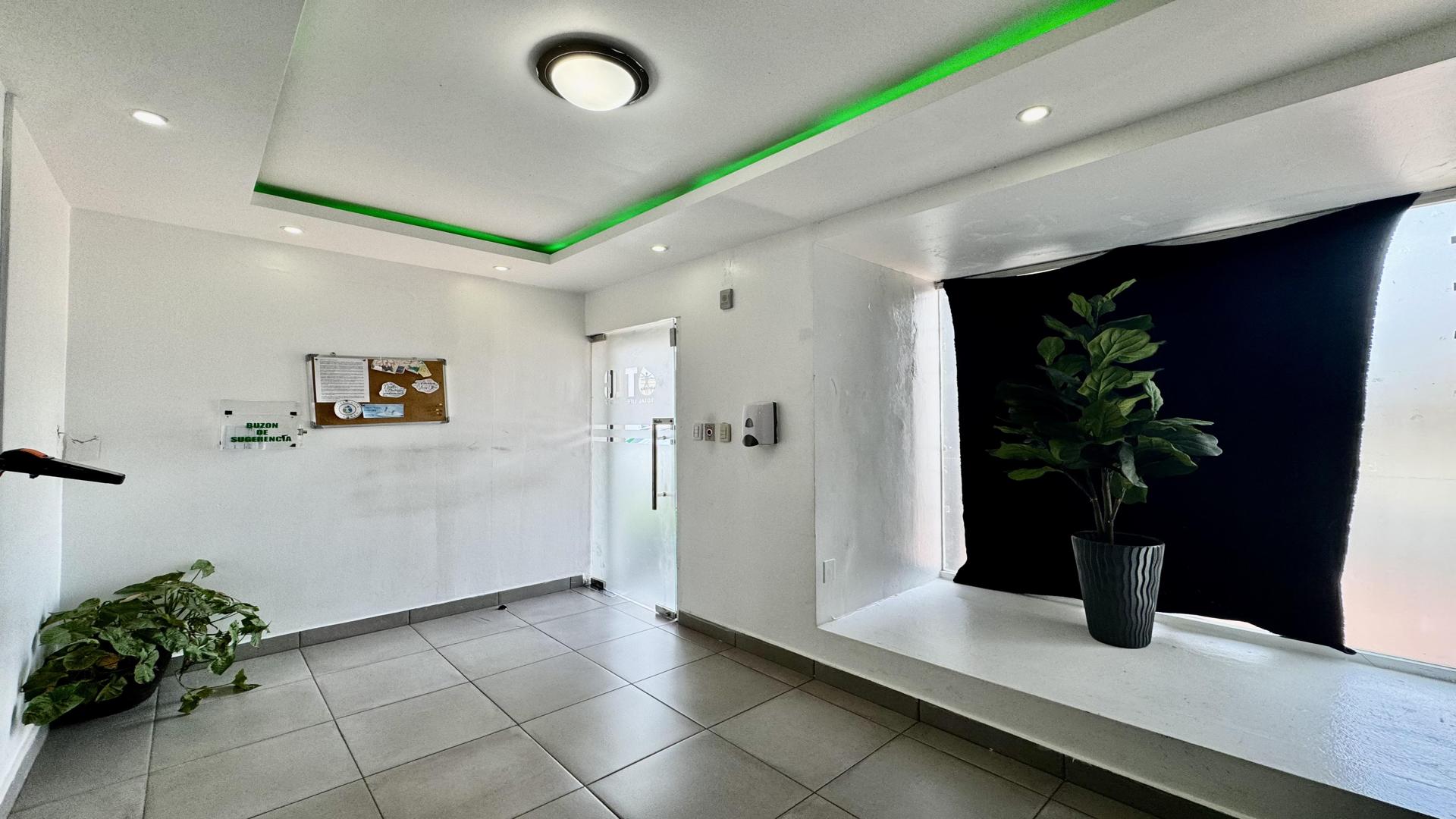 oficinas y locales comerciales - LOCAL COMERCIAL CON EXCELENTE UBICACION EN LOS JARDINES METROPOLITANOS SANTIAGO 5