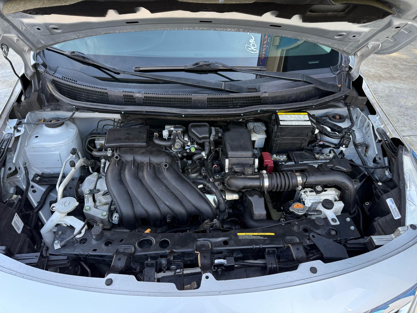 carros - nissan versa sv  6